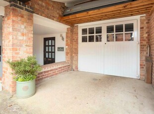 4 Bedroom Barn Conversion For Sale