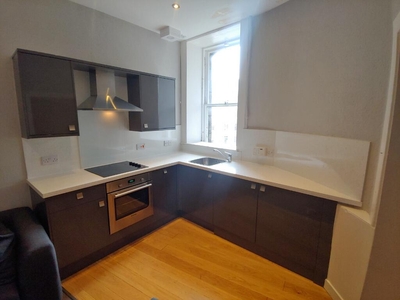 4 bedroom flat for rent in Lothian Road, Tollcross, Edinburgh, EH3