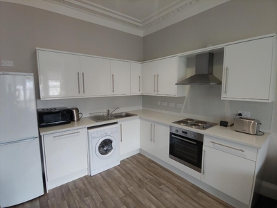 4 bedroom flat for rent in Spottiswoode Street, Marchmont, Edinburgh, EH9