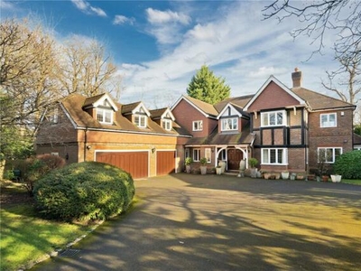 5 Bedroom Detached House For Sale In Walton-on-thames, Surrey
