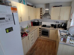 5 Bedroom Flat To Rent