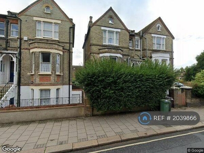 5 bedroom semi-detached house for rent in Mill Lane, London, NW6