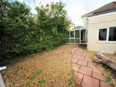 6 bedroom house for rent in Malmesbury Park Road, Charminster, Bournemouth, BH8