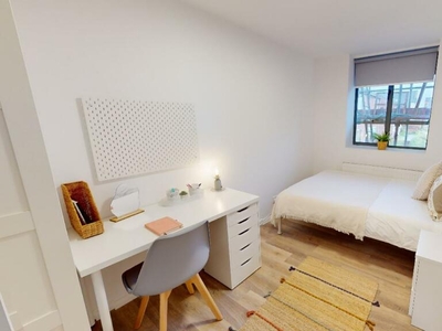 7 bedroom flat for rent in Flat E Gordon House, Cranmer Street, City Centre, Nottingham, NG3 4HG, NG3