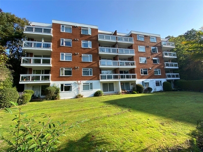 Branksome Wood Road, Bournemouth, BH4 2 bedroom flat/apartment in Bournemouth