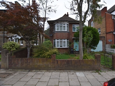 Detached House for sale - Victoria Crescent, London, SE19