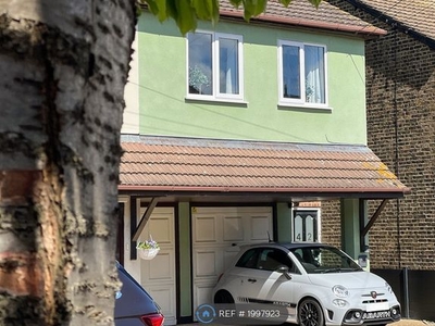 End terrace house to rent in Birkbeck Road, Romford RM7
