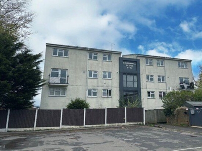 Flat to rent in Cornwall Close, Macclesfield SK10