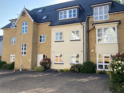 Flat to rent in Frigenti Place, Maidstone, Kent ME14