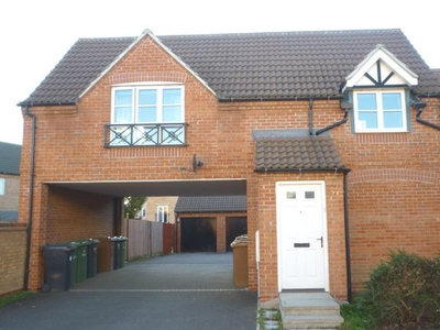 Flat to rent in Sharnbrook Avenue, Hampton Vale, Peterborough PE7