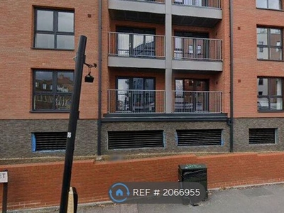 Flat to rent in Silver Street, Reading RG1
