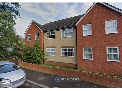 Flat to rent in The Barons, Frimley, Camberley GU16