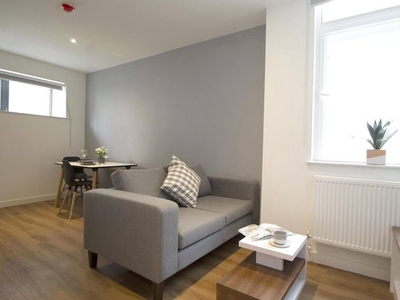 Flat to rent in Water Street, Liverpool L2