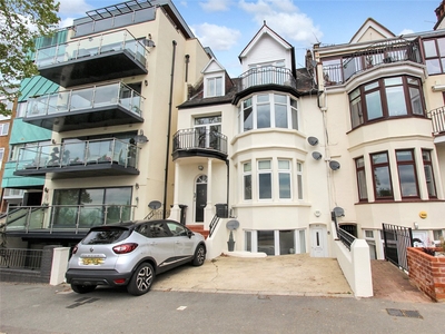 Grand Parade, Leigh-on-Sea, Essex, SS9 2 bedroom flat/apartment in Leigh-on-Sea