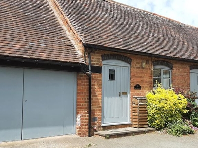 Mews house to rent in Norton Lindsey Road, Hampton On The Hill, Nr Warwick CV35
