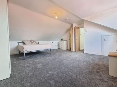 Property to rent in Room 6, 223 Chesterton Road, Cambridge CB4