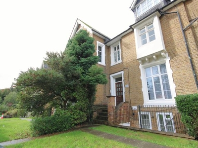 Flat to rent in Datchet House, Upton Park, Slough SL1