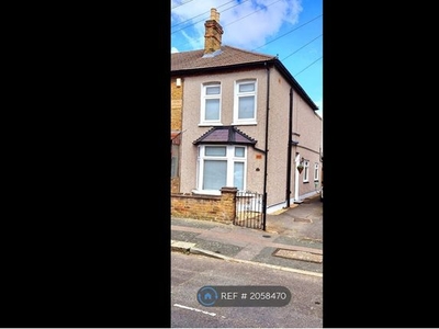 Semi-detached house to rent in Willow Street, Romford RM7