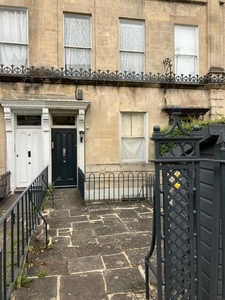 Studio flat for rent in Belvedere Villas, Bath, Somerset, BA1