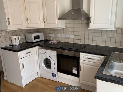 Terraced house to rent in Sydney Crescent, Ashford TW15