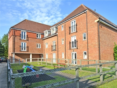 Wingfield Court, Banstead, Surrey, SM7 2 bedroom flat/apartment in Banstead