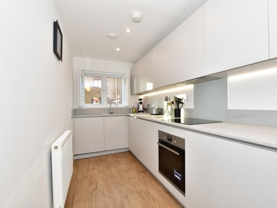 4 bedroom town house for sale in Gardenia Road, Langley, Maidstone, Kent, ME17