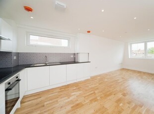 1 bedroom apartment for sale in Upperton Road, Eastbourne, BN21