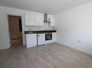 1 bedroom flat for rent in Bradford Street, Tonbridge, TN9