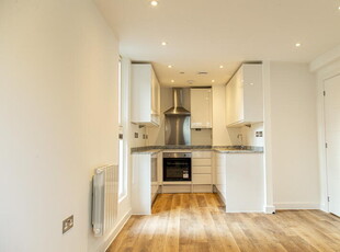 1 bedroom flat for rent in Foxglove House, Winnall Manor Road, Winchester, Hampshire, SO23