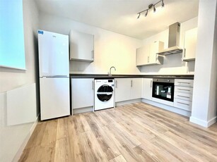 1 bedroom flat for rent in High Street, Ramsgate, Kent, CT11