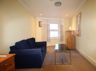 1 bedroom flat for rent in Parrock Street, Gravesend, Kent, DA12