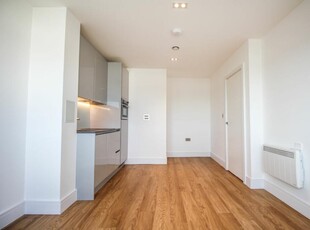 1 bedroom flat for sale in Arrowhead House, Luton, LU4