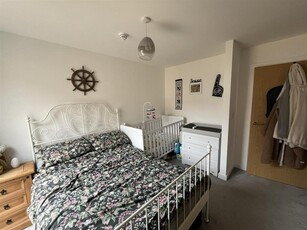 1 bedroom flat for sale in Upper Stone Street, Maidstone, Kent, ME15