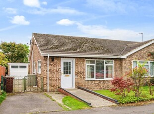 2 Bed Bungalow For Sale in Launton, Oxfordshire, OX26 - 5214637
