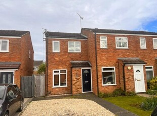 2 Bed House To Rent in Redland Way, Aylesbury, HP21 - 523