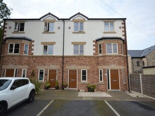 2 Bed Terraced House, The Oaks, WF2