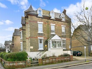 2 bedroom apartment for rent in Cheriton Gardens Folkestone CT20