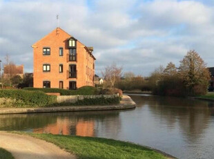 2 bedroom apartment for rent in Wharf Lodge, The Moorings, Leamington Spa, Warwickshire, CV31