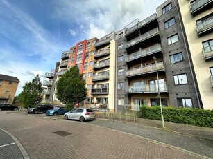 2 bedroom apartment for sale in Aspire Place, Shetland Road, RG24
