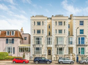 2 bedroom apartment for sale in Clarence Parade, Southsea, Hampshire, PO5