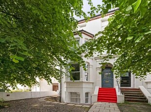 2 Bedroom Apartment For Sale In Dulwich, London