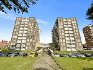 2 bedroom apartment for sale in West Parade, Worthing, BN11