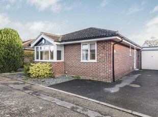 2 bedroom bungalow for sale in Lymington Gate, Caversham Heights, Reading, RG4