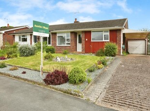 2 bedroom bungalow for sale in Maryland Close, Southampton, Hampshire, SO18