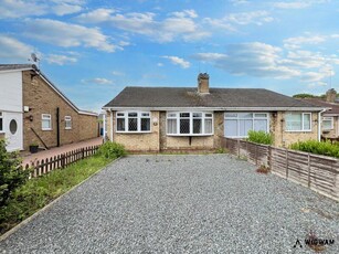 2 bedroom bungalow for sale in Port Avenue, Hull, HU6