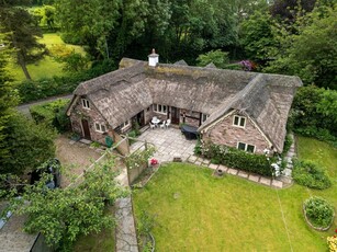 2 bedroom cottage for sale in Brook Cottage, Warrington Road, Lymm WA13 9BT, WA13