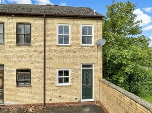 2 bedroom end of terrace house for sale in Great Eastern Street, Cambridge, CB1
