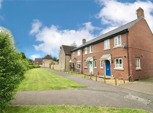 2 bedroom end of terrace house for sale in Metis Close, Swindon, Wiltshire, SN25