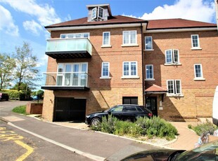 2 bedroom flat for rent in Chatham Hill Road, Bat and Ball, Sevenoaks, Kent, TN14 5AP, TN14