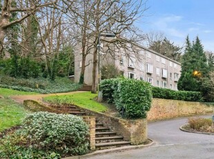 2 bedroom flat for rent in Great Brownings, Dulwich, SE21